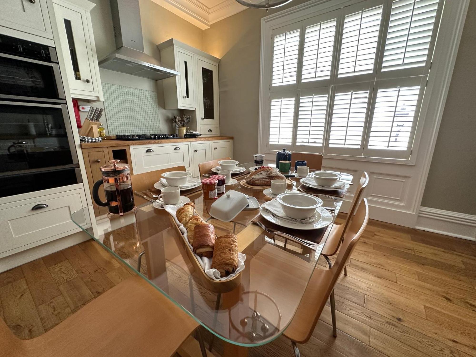 The Bronte Wing At The Apothecary Appartement *