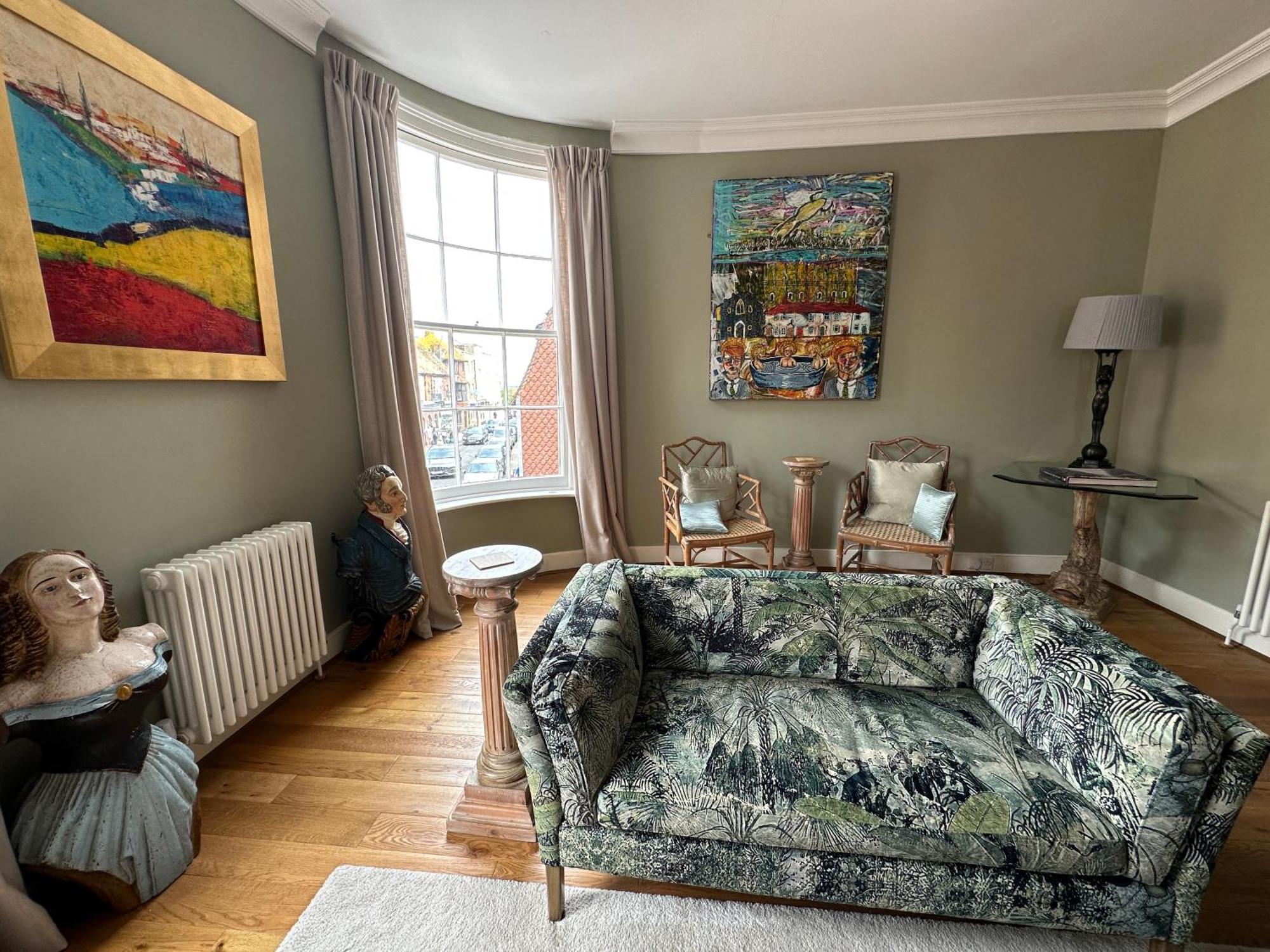 The Bronte Wing At The Apothecary Appartement *