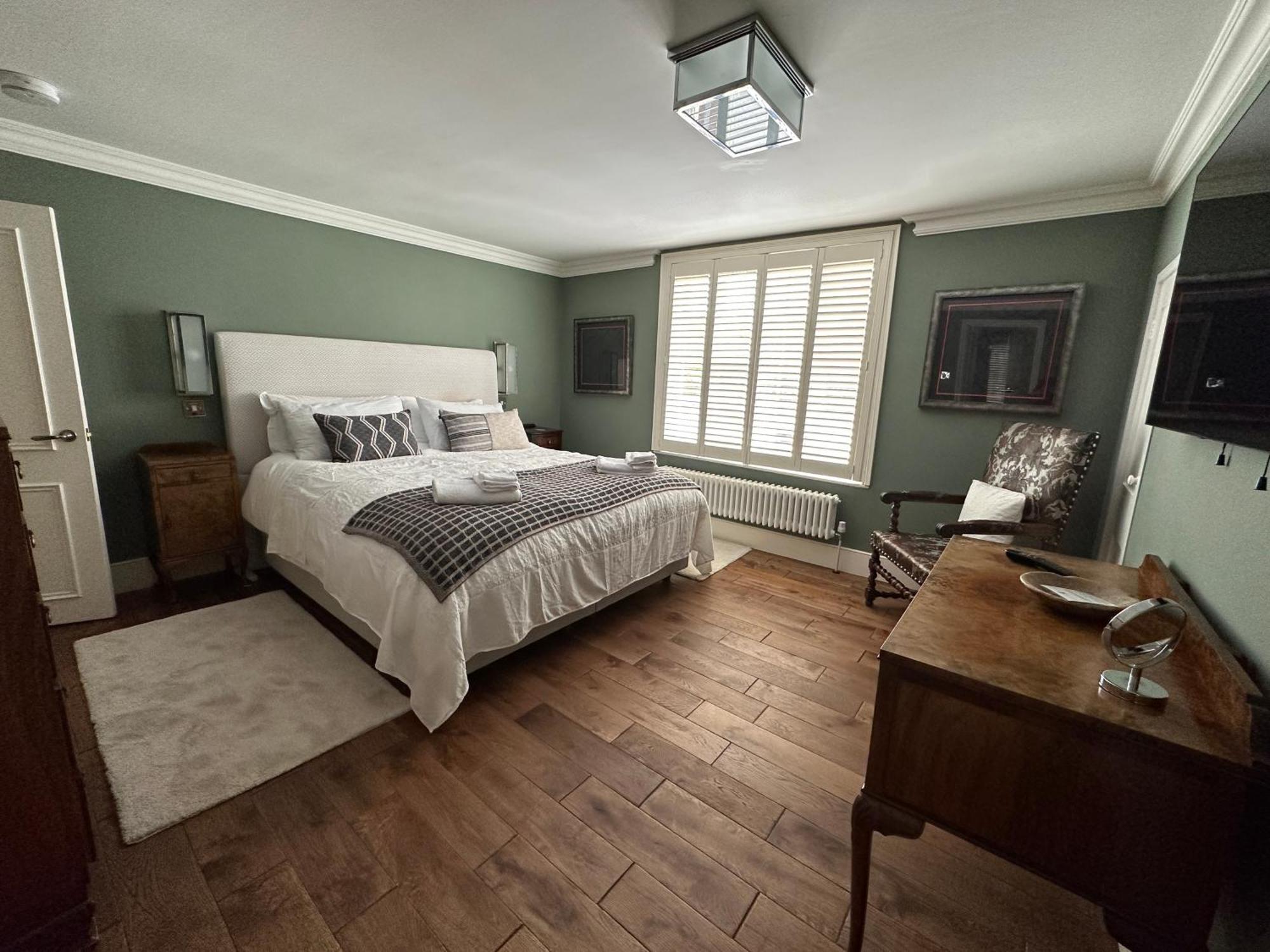 The Bronte Wing At The Apothecary Appartement